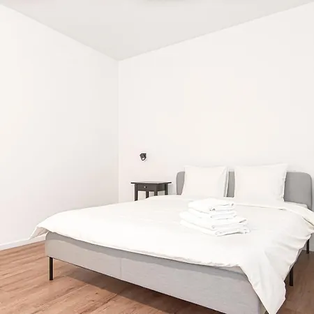 Spacious 2-bedroom In Old Town By Urban Rent Butas *