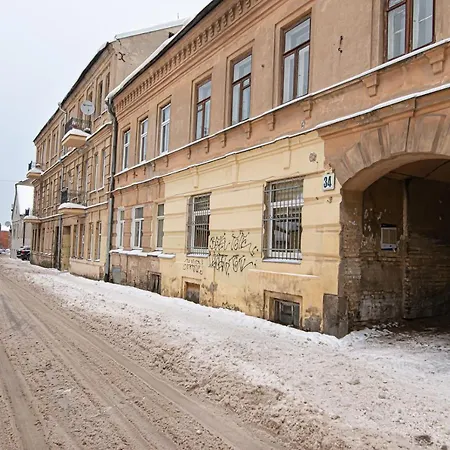 Spacious 2-bedroom In Old Town By Urban Rent